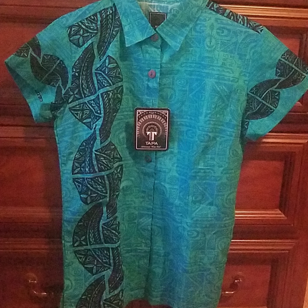 Ladies batik print short sleeve Tapa shirt